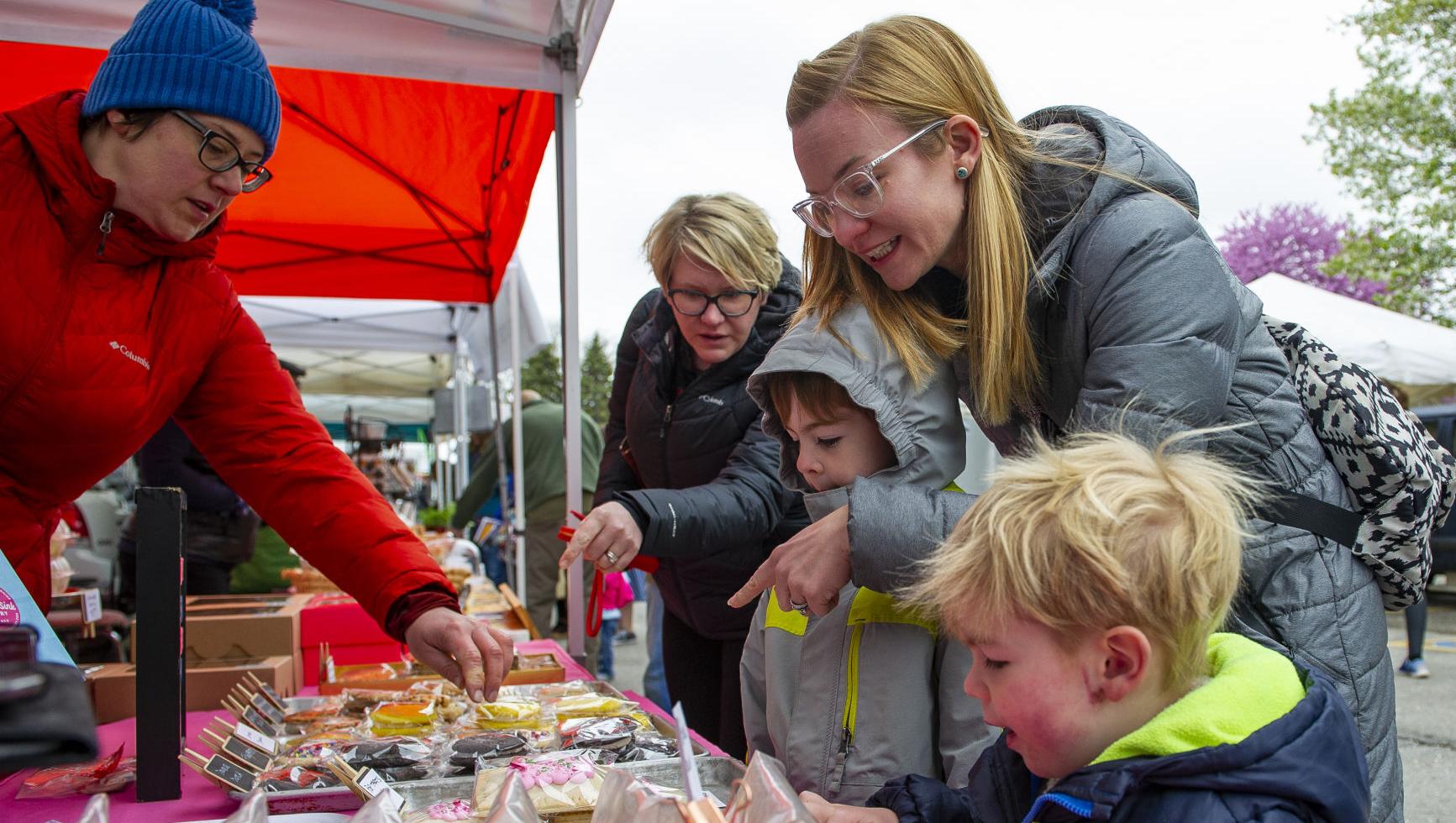 First of Lincoln's annual farmers markets opens this weekend
